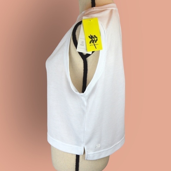 2 Workout Boxy Fit Crew Neck Crop Tanks, Size Large (1 NWT) - Picture 11 of 16